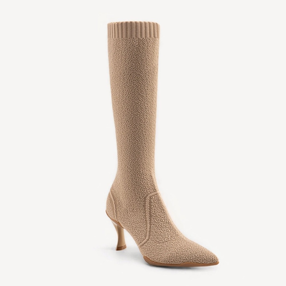 Cosy Island Tan Boots standard model boot size 7 NWT